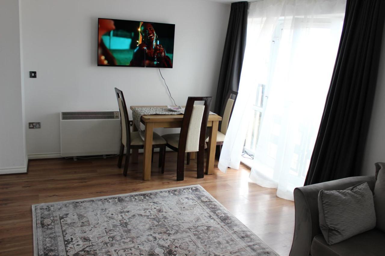 Lovely 2-Bedroom, 1 Bathroom Home, Sleeps 4 Londres Exterior foto